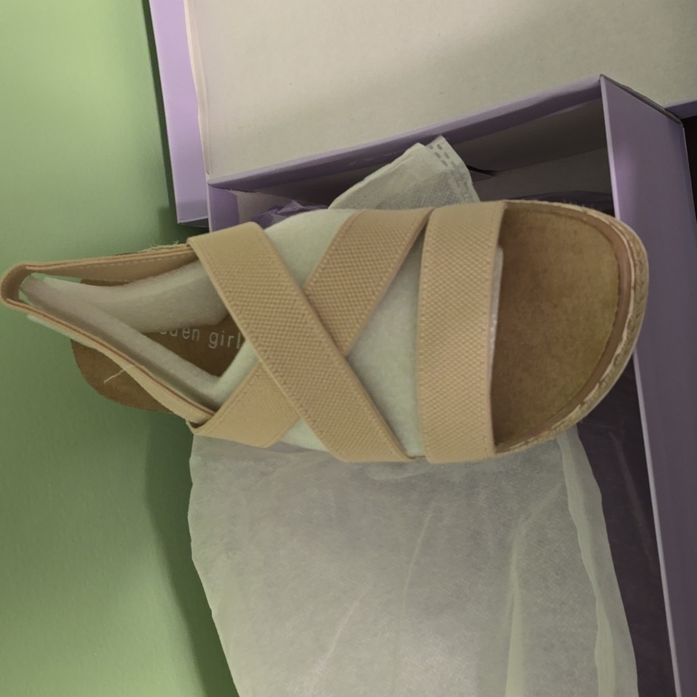 Madden girl sandles size 7.5